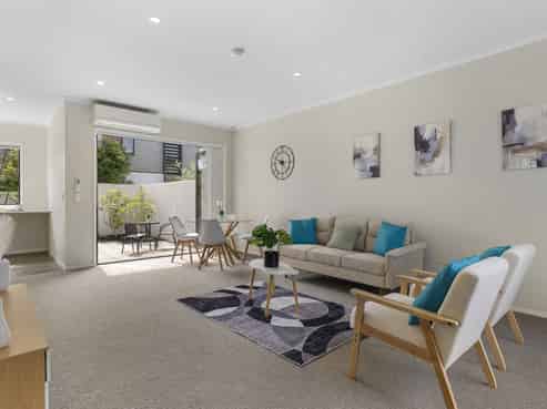 11 Whale Road, Mount Wellington