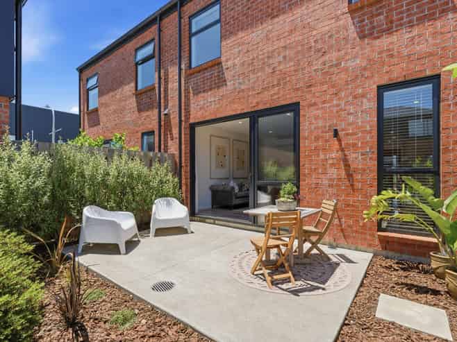 54 Tahuhu Road, Mount Wellington