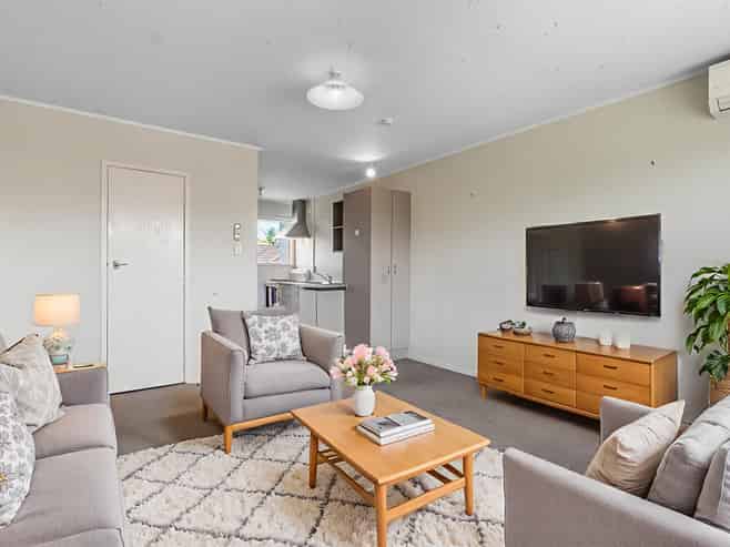 2/77 Wellington Street, Howick