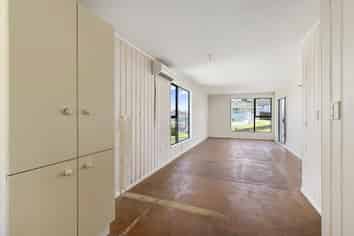 16 Penguin Grove, Waitangirua