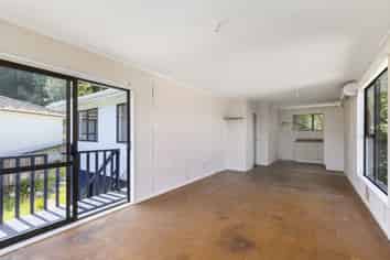 16 Penguin Grove, Waitangirua