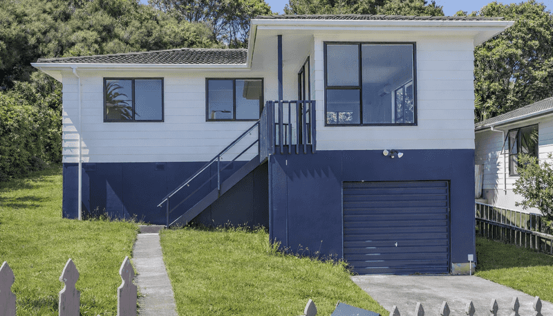 16 Penguin Grove, Waitangirua
