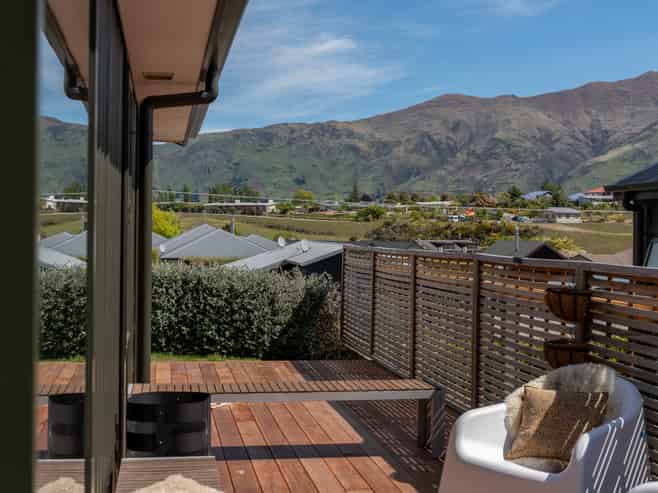 17 Tuke Lane, Wanaka