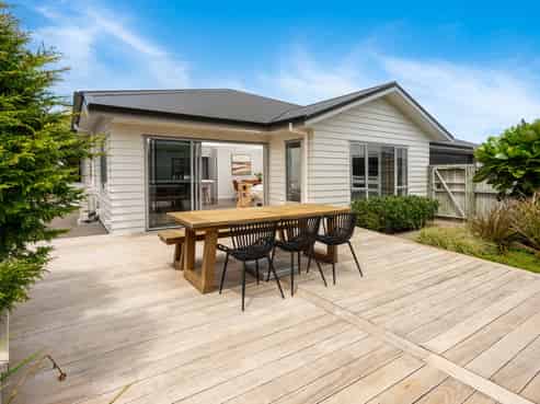 15 Belize Grove, Grenada Village