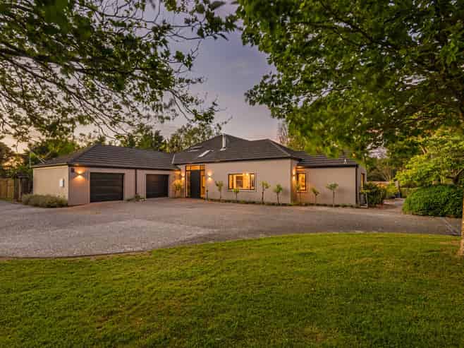 52 Turitea Road, Fitzherbert