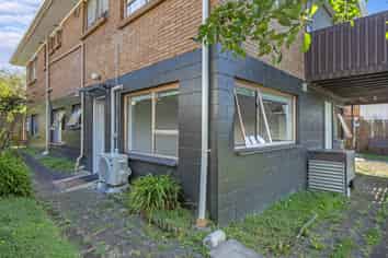 24A Dallas Place, New Windsor