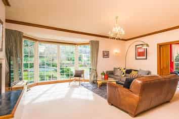 15 Heywood Crescent, Epsom