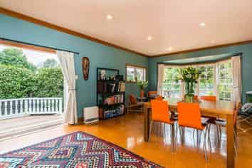 15 Heywood Crescent, Epsom