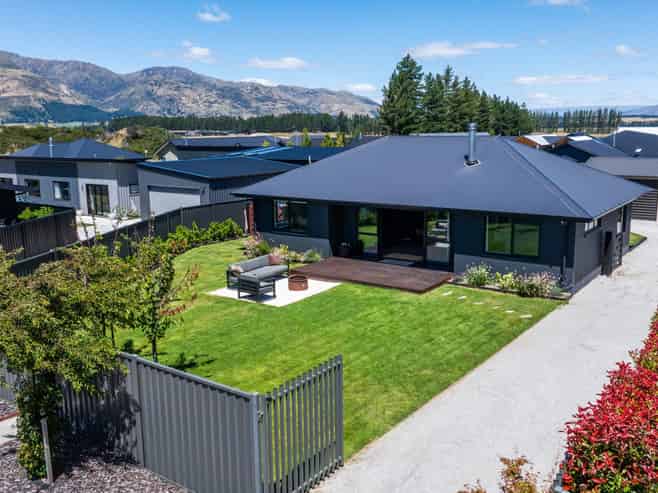 14 Teal Place, Lake Hawea