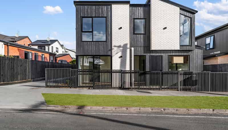 2/122 Leybourne Circle, Glen Innes