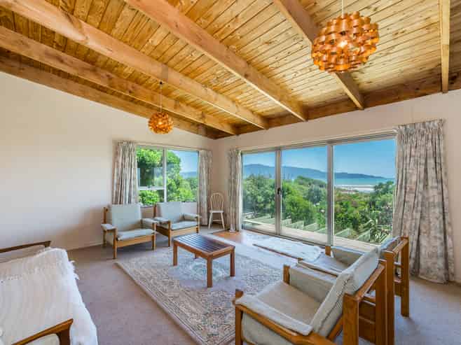 239 Manly Street, Paraparaumu Beach