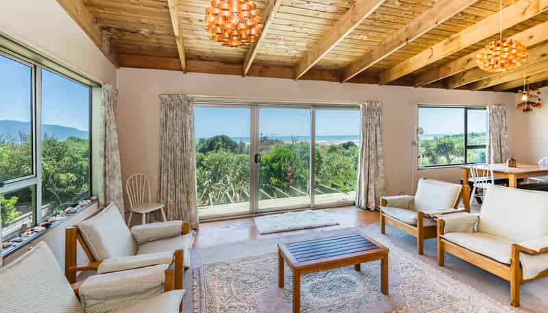 239 Manly Street, Paraparaumu Beach