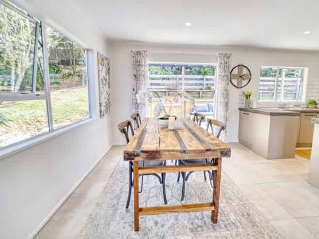 15 Weka Close, Red Beach