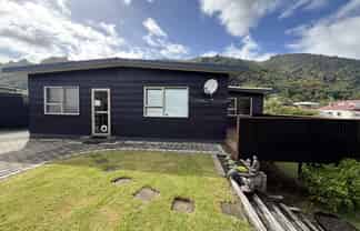 B/89 Waikawa Rd, Picton