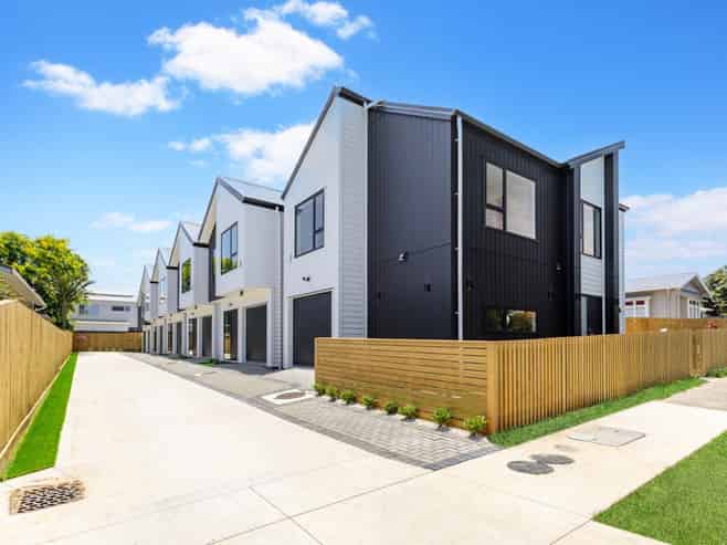 4/16 Grande Vue Road, Papatoetoe