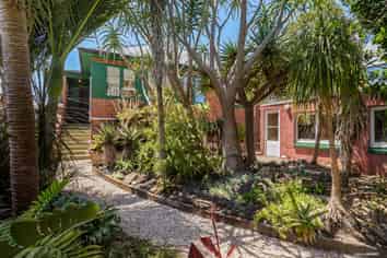 22 Roberton Road, Avondale