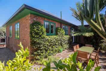 22 Roberton Road, Avondale