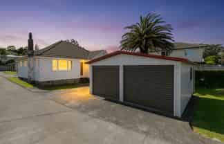 12 Bracken Road, Newlands
