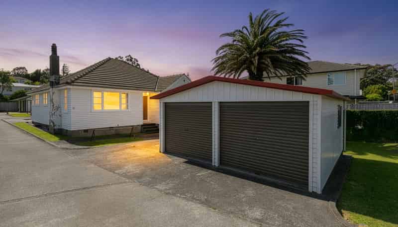 12 Bracken Road, Newlands