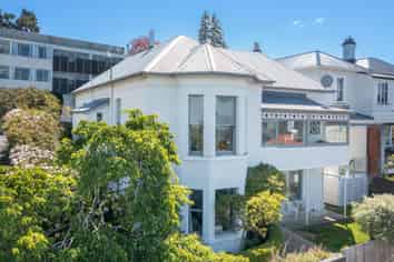 422 Highgate, Roslyn