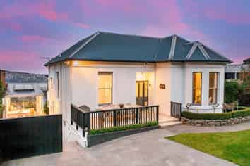 422 Highgate, Roslyn