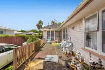 81 Wallace Rd, Mangere Bridge