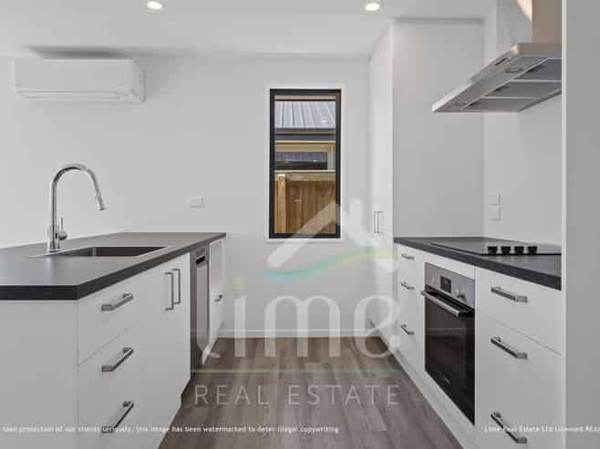 89 Pegasus Main Street, Pegasus