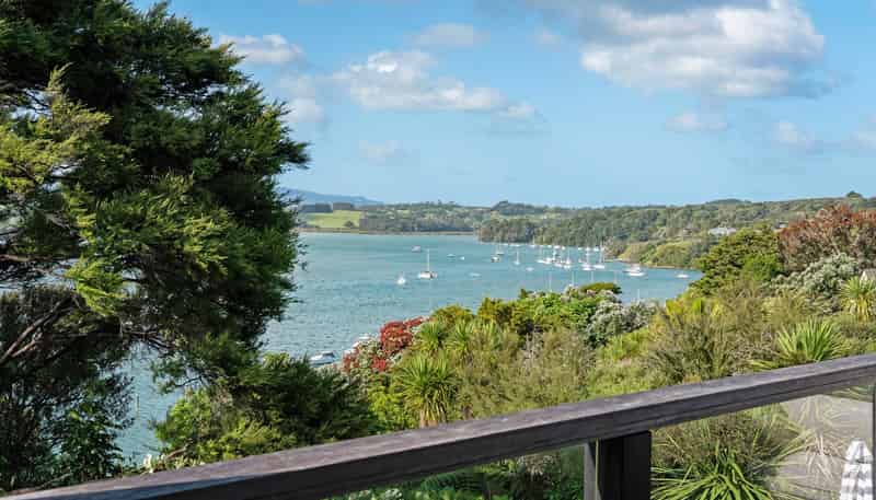  19 Kanuka Road, Sandspit