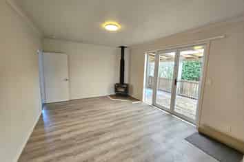 8 Hutchins Street, Waitara