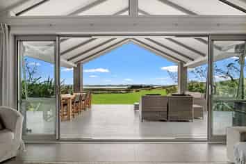 18 Kaipara Lake Road, South Head