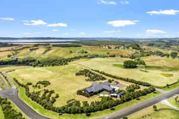 18 Kaipara Lake Road, South Head
