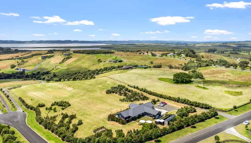 18 Kaipara Lake Road, South Head