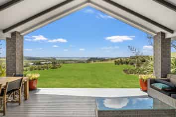 18 Kaipara Lake Road, South Head