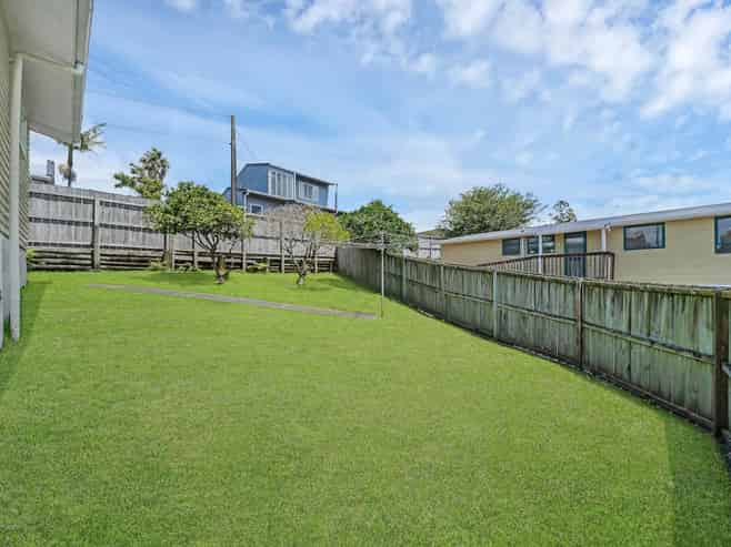 25 Levesque Street, Birkdale