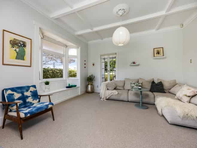 82 Valley Road, Mount Eden