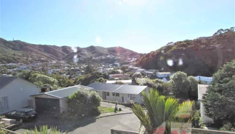 64 Saddleback Grove, Karori