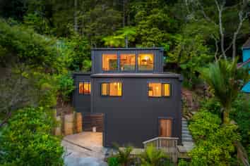 105 Laingholm Drive, Laingholm