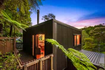 105 Laingholm Drive, Laingholm