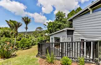 100 Huia Road, Titirangi
