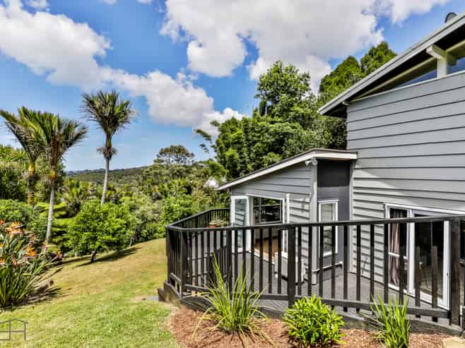 100 Huia Road, Titirangi