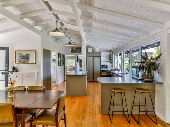 100 Huia Road, Titirangi