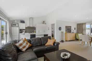 10 Gregory Grove, Clive