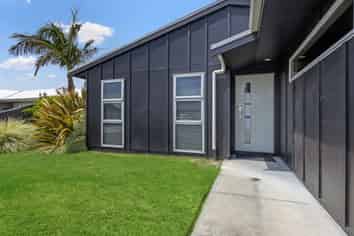 10 Gregory Grove, Clive