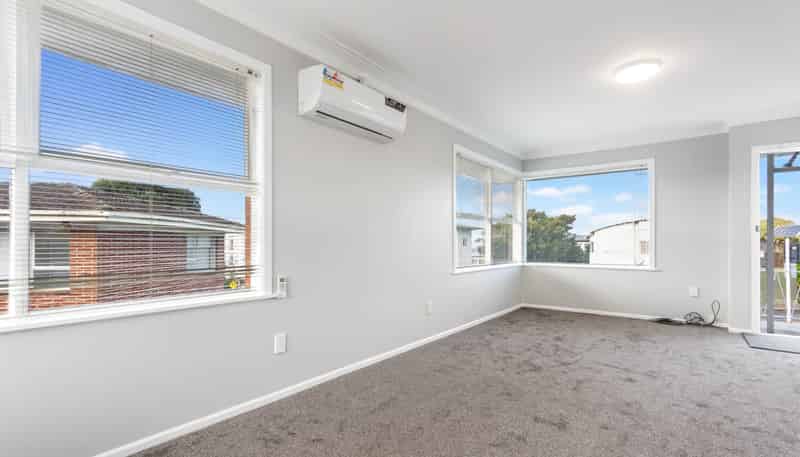 26 Warren Avenue, Three Kings