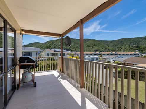 291D and 2 Waikawa Road, Waikawa