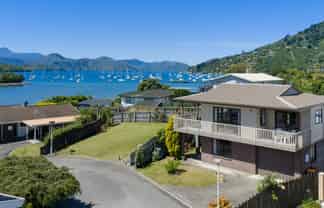 291D and 2 Waikawa Road, Waikawa