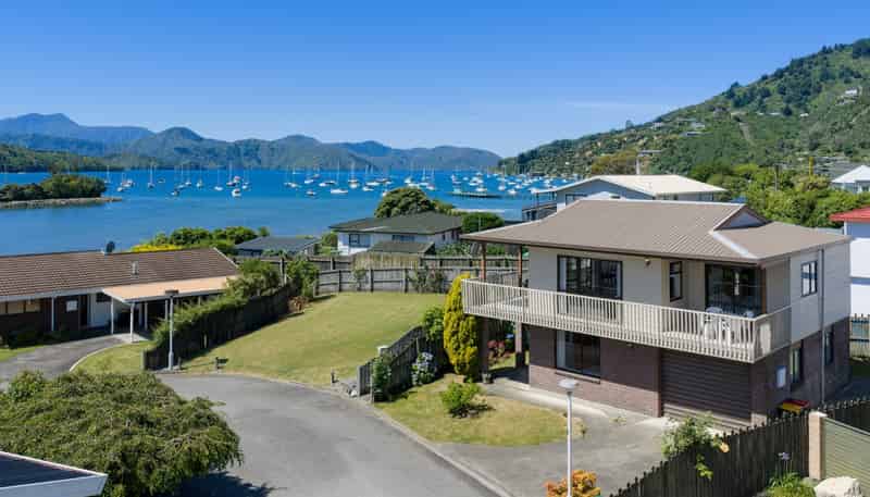 291D and 2 Waikawa Road, Waikawa