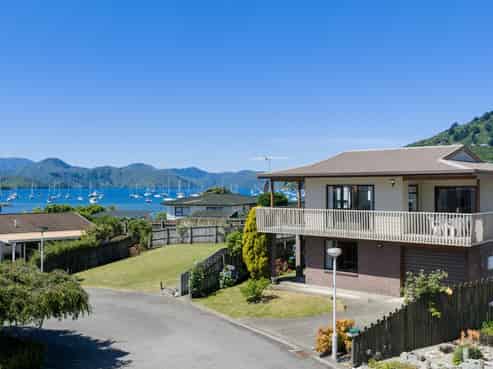 291D and 2 Waikawa Road, Waikawa