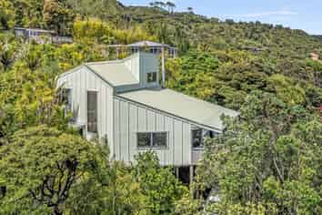 117 Seaview Road, Piha
