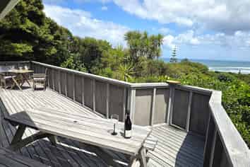 117 Seaview Road, Piha